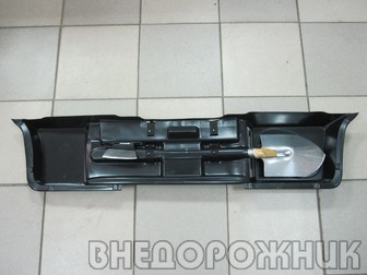 Лопата и топор на заднюю дверь в футляре ВАЗ 21213,21214,2131