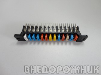 Блок предохранителей универсальный (флажковый)