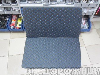 Обивка двери  ВАЗ 2121,21213 универсальная (к-кт.2шт.) кожзам РОМБ